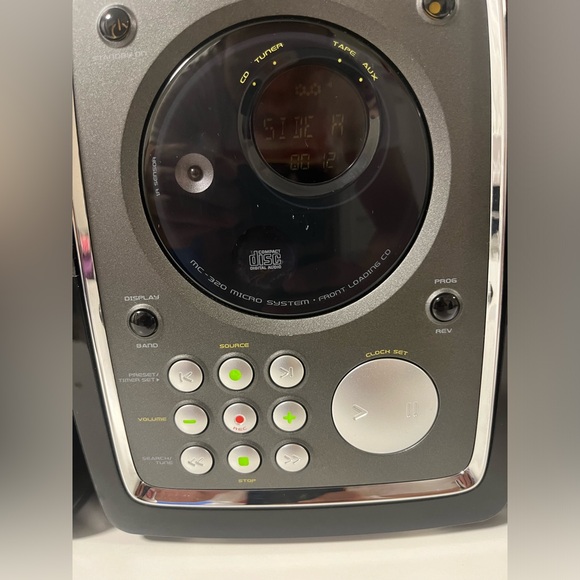 PHILIPS Micro Hi-Fi System MC-320/37 Radio / Tape / CD Player No Remote - Picture 2 of 12